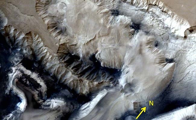 Ophir-Chasma-part-of-the-largest-canyon-in-the-Solar-System-transmitted-by-Mangalyaan