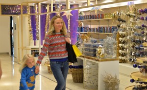 Mum and toddler christmas shopping