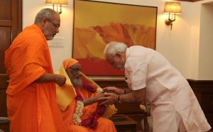 The Founder of Arsha Vidya Gurukulam, Swami Dayananda Saraswati calls on the Prime Minister, Shri Narendra Modi, in New Delhi on August 18, 2014.