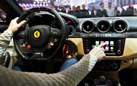 Ferrari Ff first car to feature ApplePlay