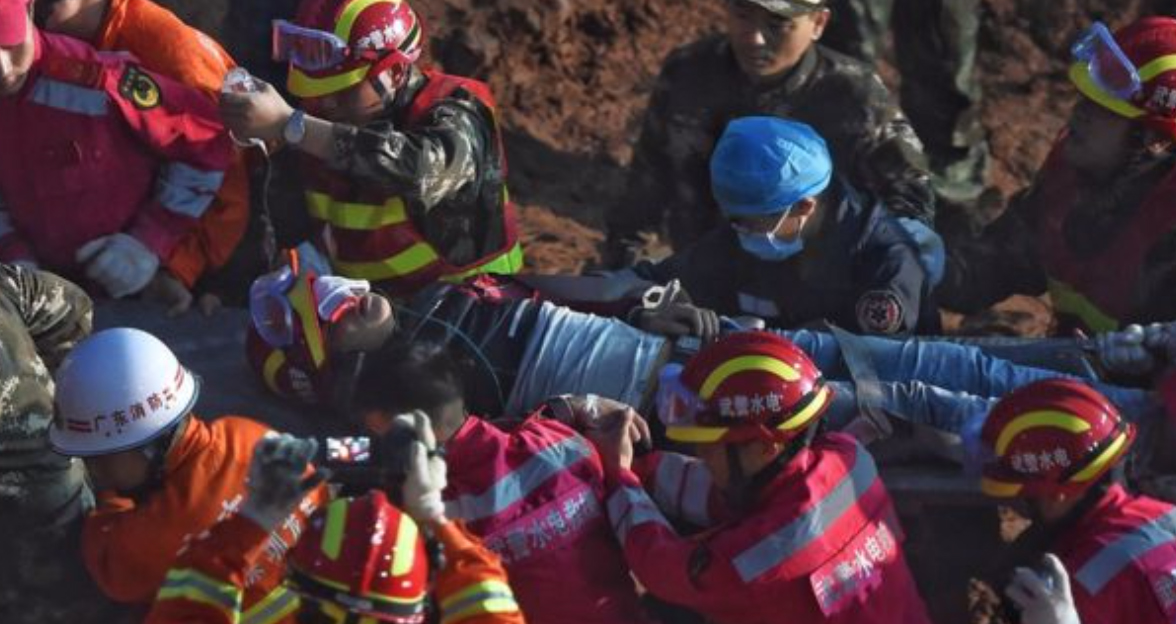 5000 rescue workers at the landslide site