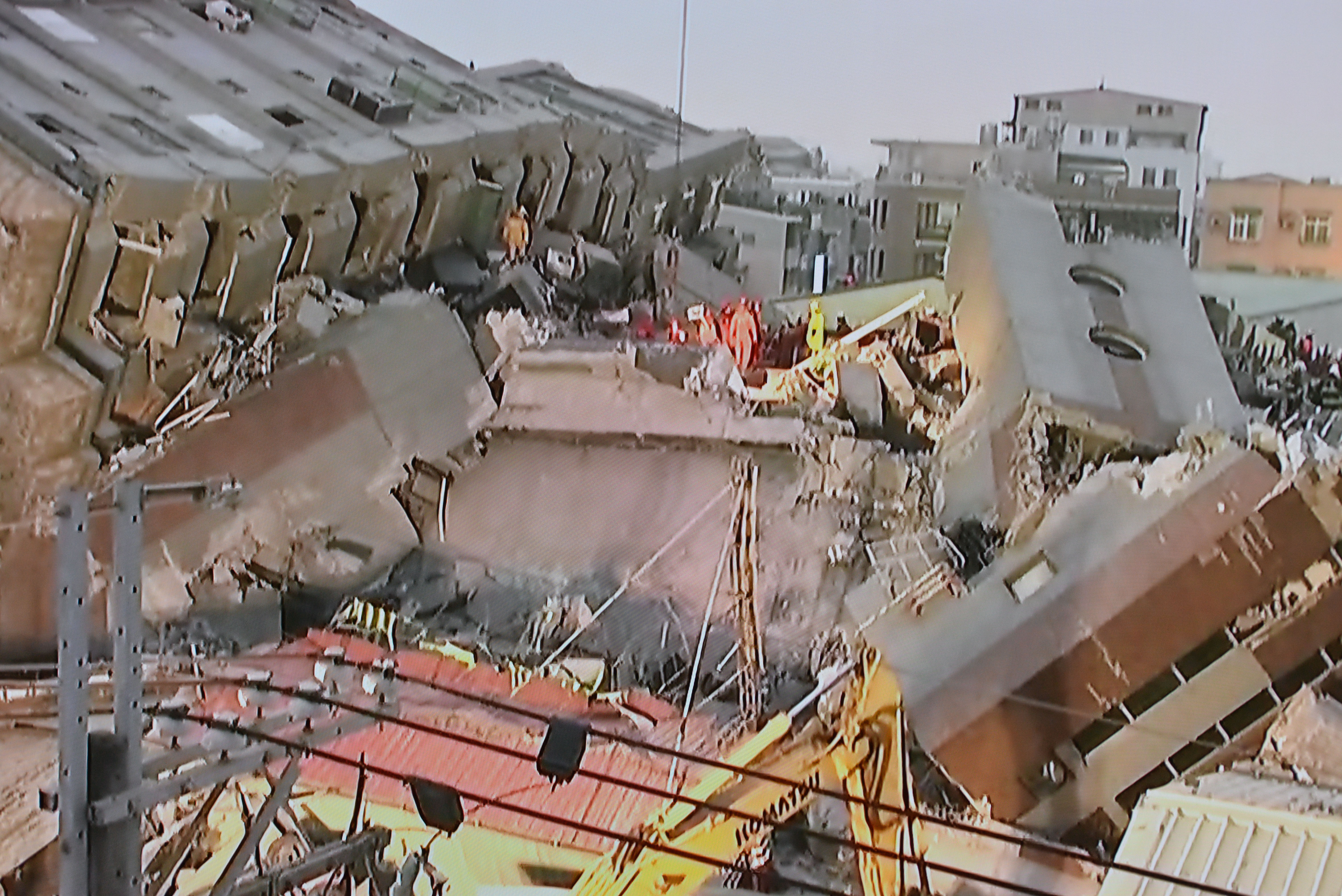 Residential tower collapse with hundreds still trapped alive