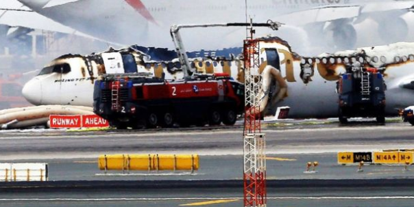 Emirates airlines crash-lands at Dubai Airport