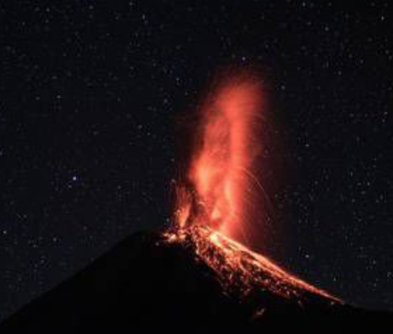 Volcano de Colima spews ash