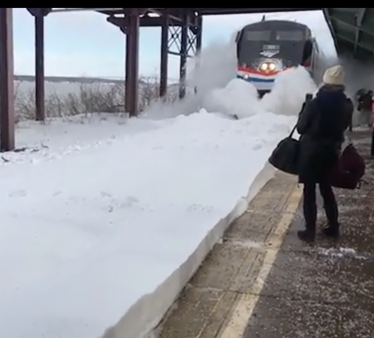 Amtrak ploughs thorugh snow