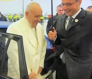 Pope Francis leaving the Dublin airport