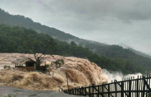 Kerala floods contrinue