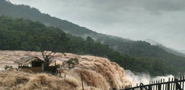 Kerala floods contrinue