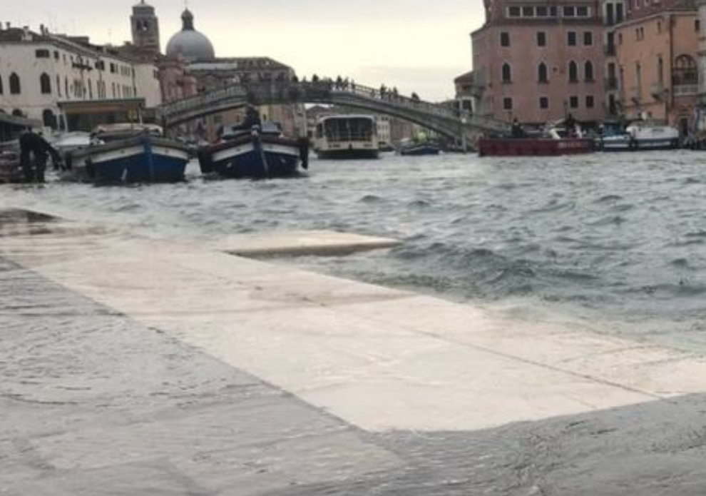 Grand Canal overflows to pavements