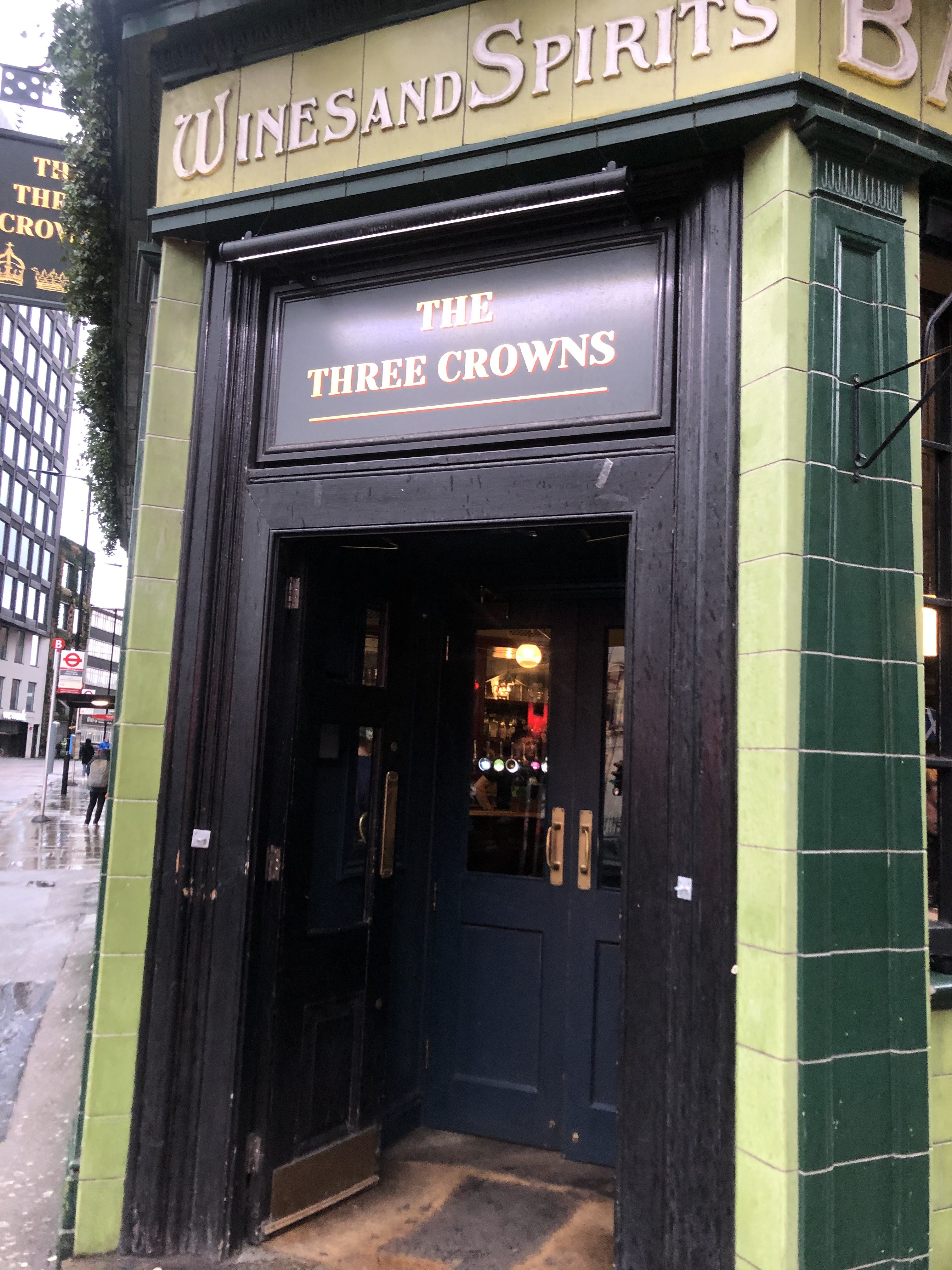 The three Crowns pub