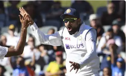 Ravichandran Ashwin picks up 4 Australian wickets on Day2