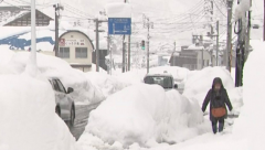 Snowstroms hit Japan