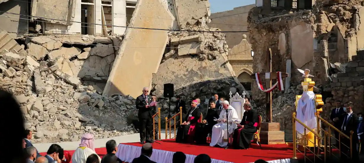 Pope Francis visits Mosul ruins