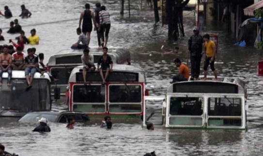 Flooding and mud slid in Mumbai