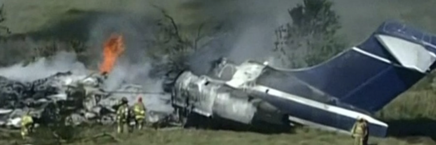 Plane crashed soon after takeoff but all 21 people on board escapes