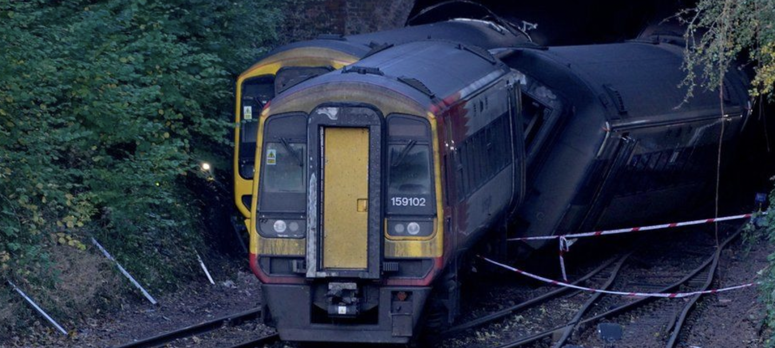 Two train collided at Fisherton Tunnel injuring 17 people.