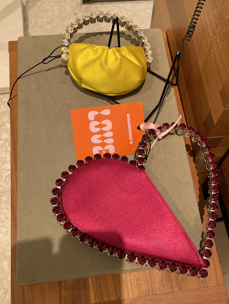 Heart-shaped ladies handbag