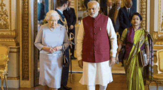 Queen Elizabeth with Indian Prime Minister Narendra Modi