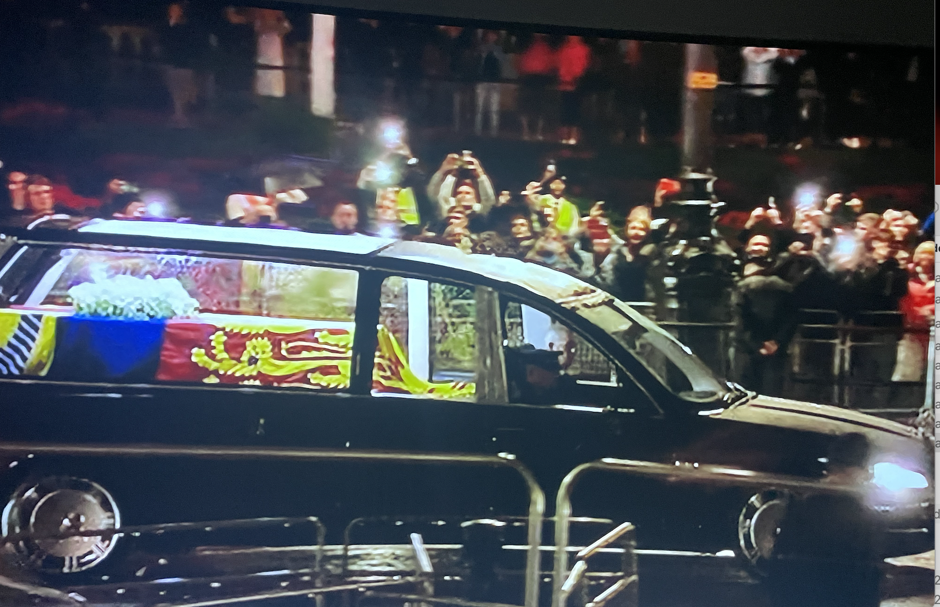 The Queens Coffin  arrives at Buckingham Palace