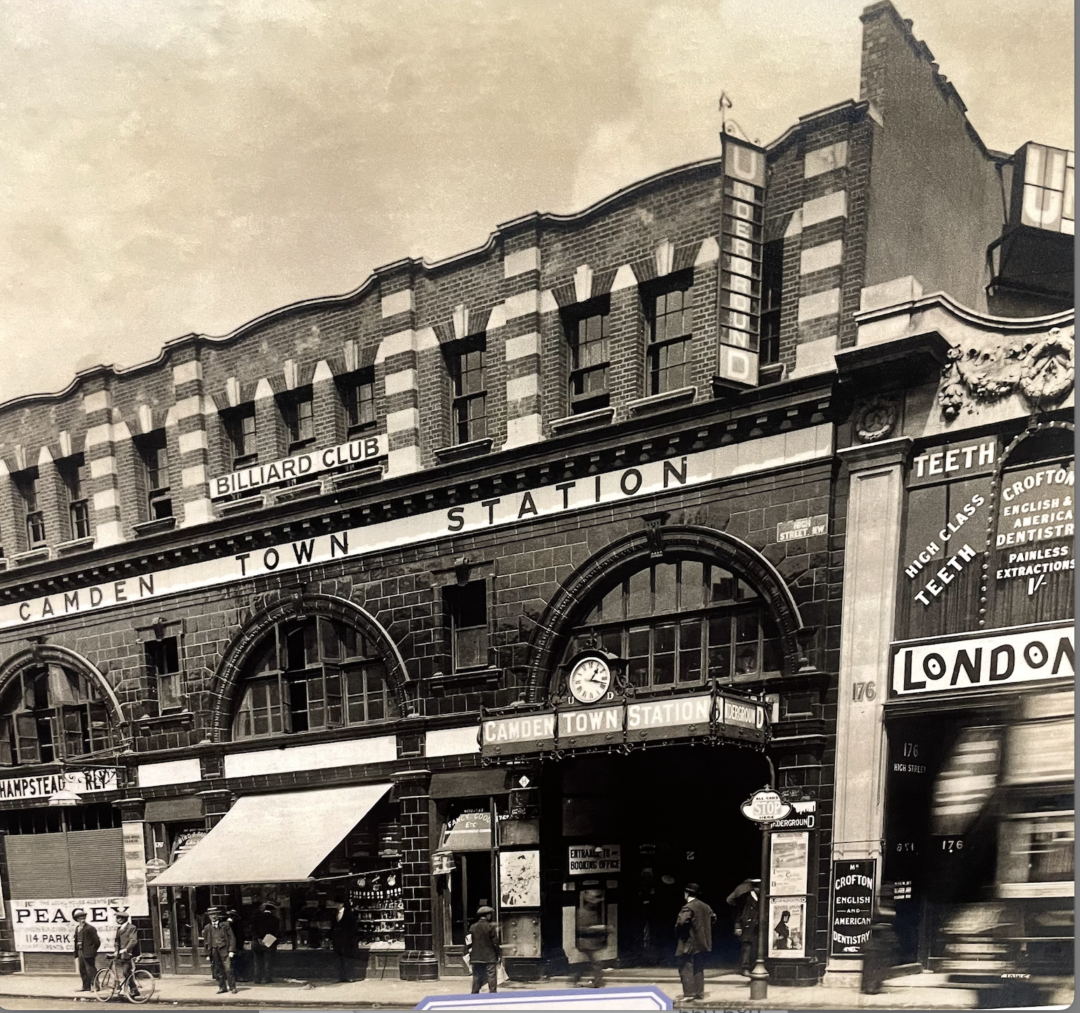 Camden Tube station in 1902.